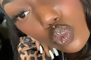 💦ALERT ALERT ALERT YOUNG AD SW... - Image 1