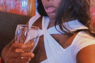 kaaylabunz here to do what she... - Image 1